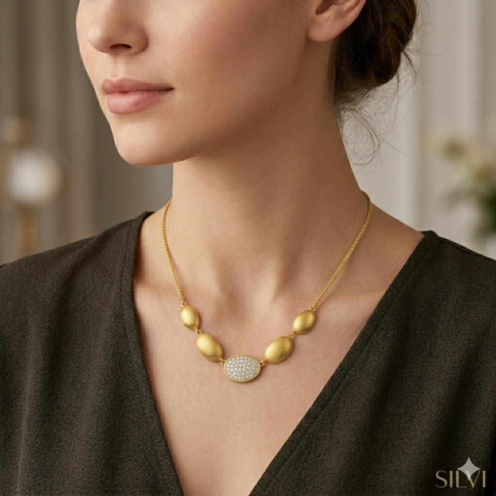 Gold necklace with moissanite plating