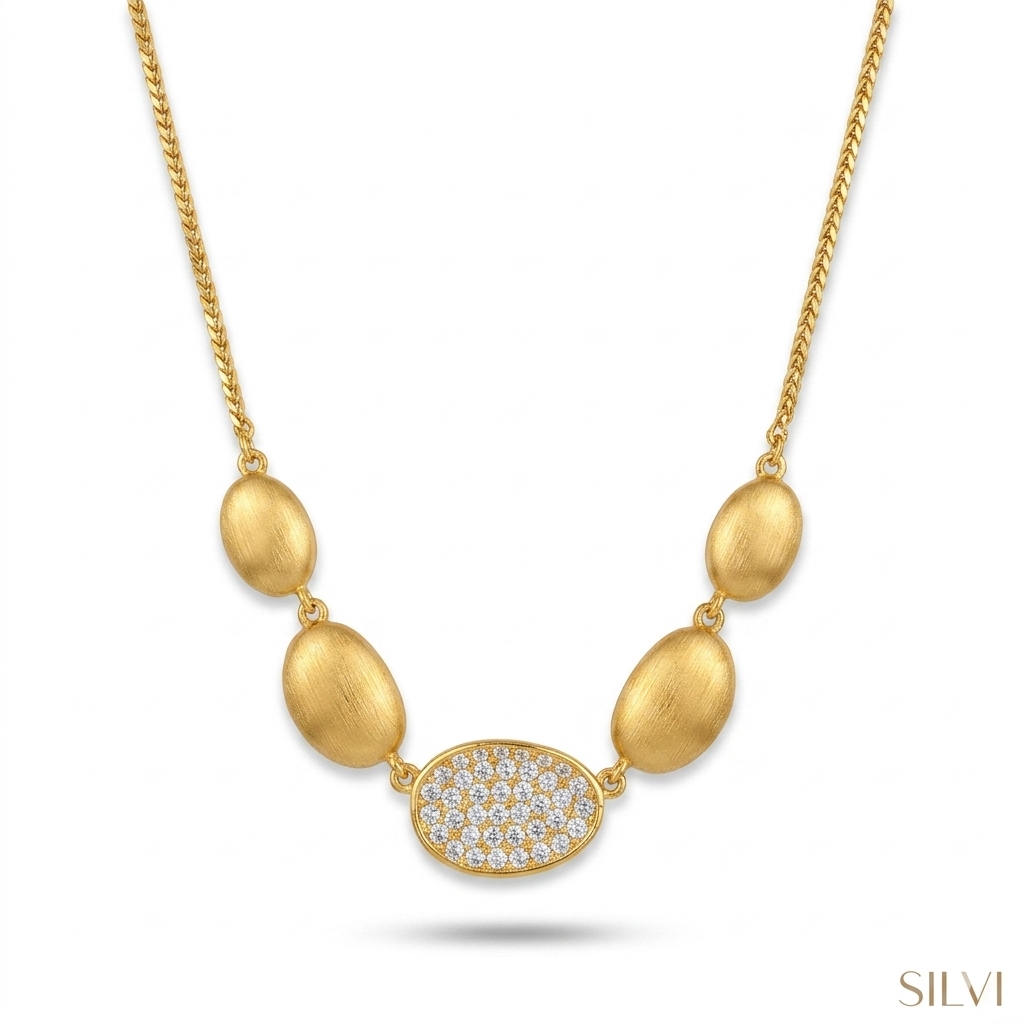 Gold necklace with moissanite plating