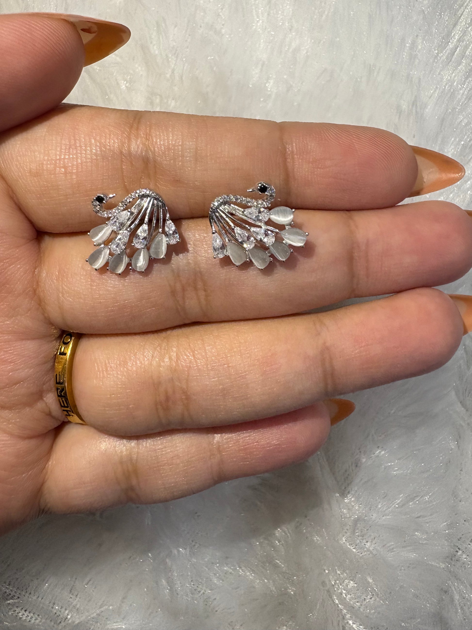 Silver swan earing
